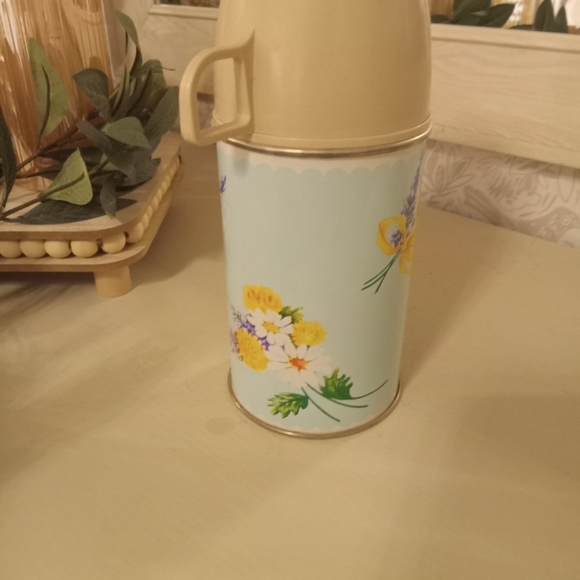 Vintage Metal Floral THERMOS - Picture 2 of 5